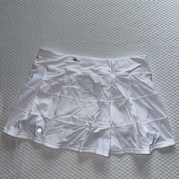 lululemon skirt - Picture 2 of 3
